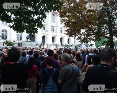 Протестиращи в София въстанаха срещу кандидатурата на Иван Гешев за главен прокурор
