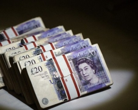 Британската лира тръгна надолу