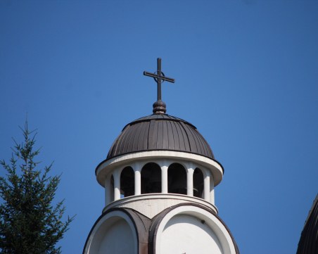 Мълния падна върху църква в преславско село, събори купола