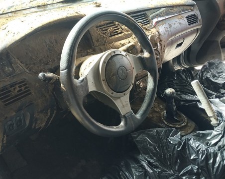 Наказаха с кално отмъщение шофьор в София, паркирал неправилно