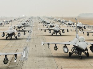 На финалната права! Обнародваха договора за изтребителите F-16