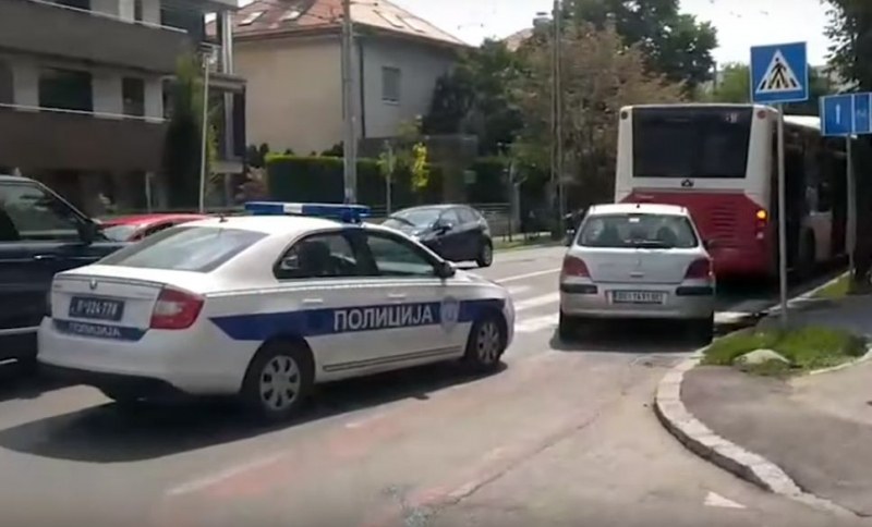 Взрив избухна в автобус в Белград, има ранени