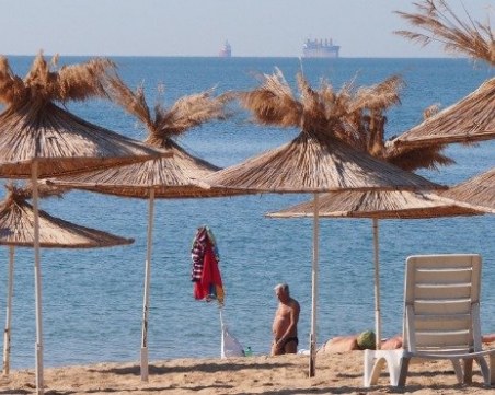 Разкриха средната цена на чадър по българските плажове