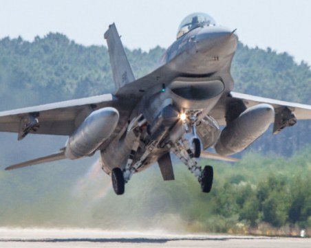 САЩ поздрави България и Бойко Борисов за избора на F-16