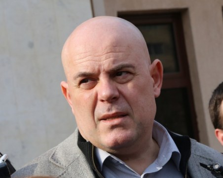 Гешев: Открити са 1 млрд. лева в банкова сметка на Банев в Швейцария