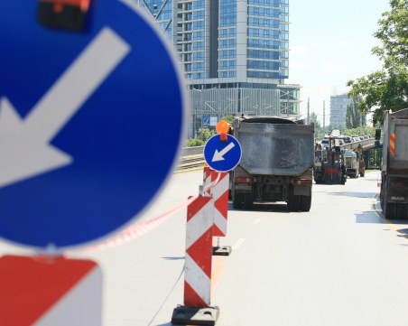 Изместват спирките на няколко автобусни линии в София