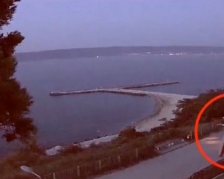 Пълен абсурд! Откраднаха българското знаме от двора на НИМХ-Варна