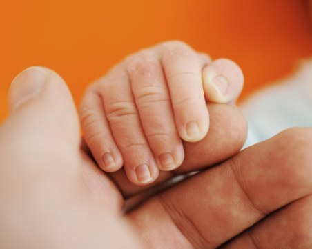 Българките раждат най-млади в Европа