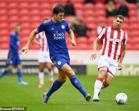 Манчестър Юн привлече най-скъпия защитник в историята