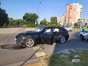 Рено се натресе на БМВ в Тракия, има пострадали