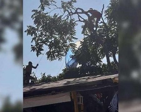 Екстремно преземяване: Повреда на лодка е причинила падането на парашута с туристките в Созопол