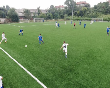 Спартак с равенство в контрола с юношите на Славия