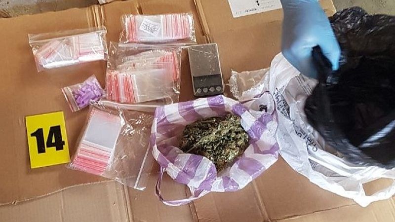 Арестуваха наркодилъри при спецоперация във Варна