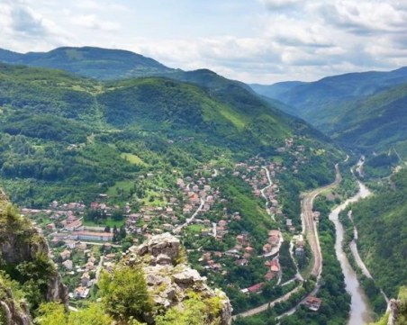 Прекратиха търсенето на 74-годишния мъж в района на Лакатник