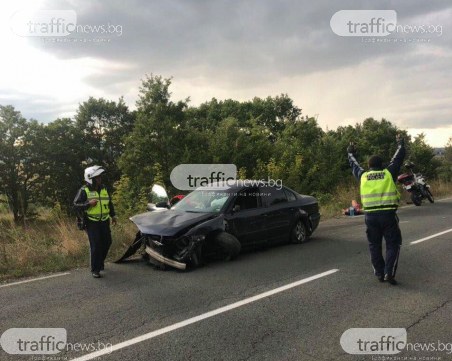 Тежка катастрофа край Созопол! Жена лежи край пътя, движението е спряно