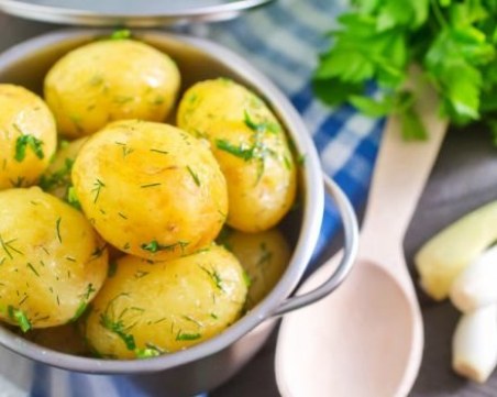 За какво е полезна водата от варените картофи?