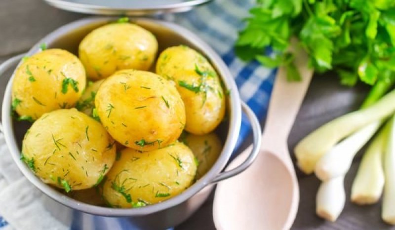 За какво е полезна водата от варените картофи?