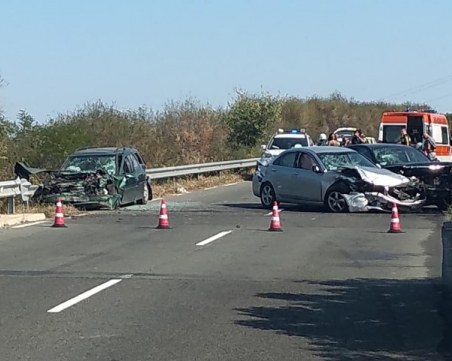 Фатално място: Нов сблъсък с 8 пострадали на пътя Созопол-Приморско