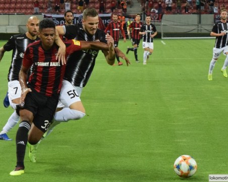 Локо може да играе с Айнтрахт, ако бие Страсбург