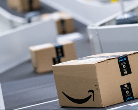 Мъж измами Amazon с 300 000 евро, връщал боклук вместо стока