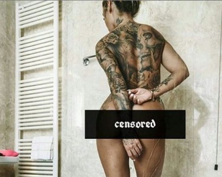 Цветелина Грахич с нова провокация - гола в банята и с татуси от глава до пети