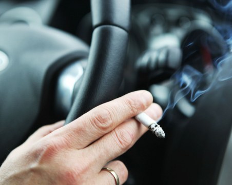 3000 евро глоба грози българите в Гърция, ако карат и пушат