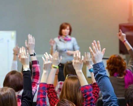 Глад за учители в Пловдив! Обявиха стотици нови свободни работни места