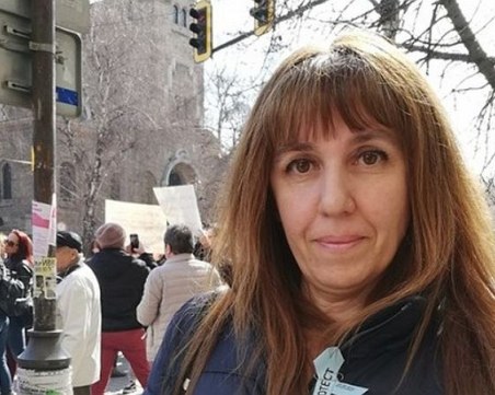 Уволнената медсестра Мая Илиева: Колеги от цяла България идват да ме подкрепят утре