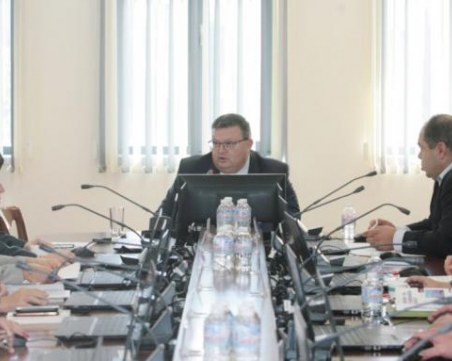 ВСС брани с декларация Гешев и магистратите, които го подкрепят