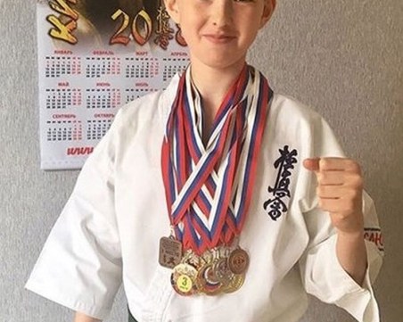 14-годишен надви нападател с нож