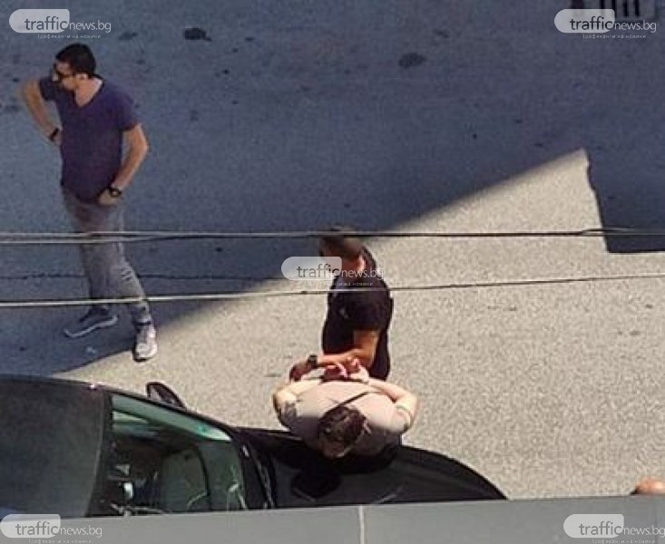 Показен арест на двама души в Пловдив! Спецполицаи и военна полиция са на мястото