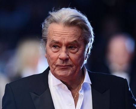 Ален Делон се възстановява след инсулт