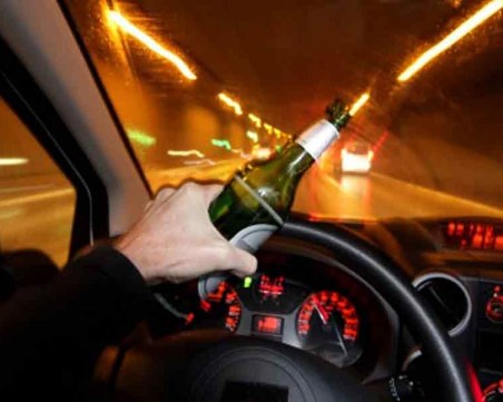 Пиян изяде шофьорската си книжка, искали да му я вземат