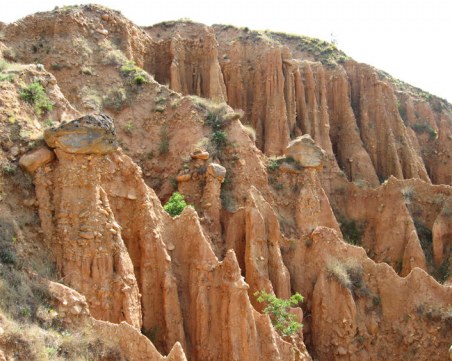 Жена колабира на върха на Стобските пирамиди, паднало й кръвното