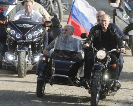 Путин яхна легендарния 