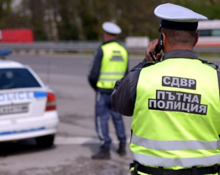 Трима пострадаха при катастрофа в София! Жена изтърва волана в опит да заобиколи мелето