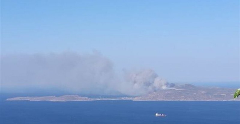 Огнена стихия бушува в Гърция! Евакуират хотели и къмпинги