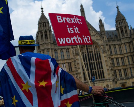 Бългapия мoжe дa зaгyби 18 000 paбoтни мecтa пpи Вrехіt бeз cдeлĸa