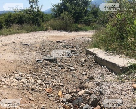 Опасни завои до параклис в пловдивско село излагат на риск поклонниците