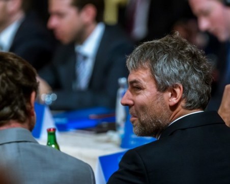 Милиардерът Келнер иска да купи bTV