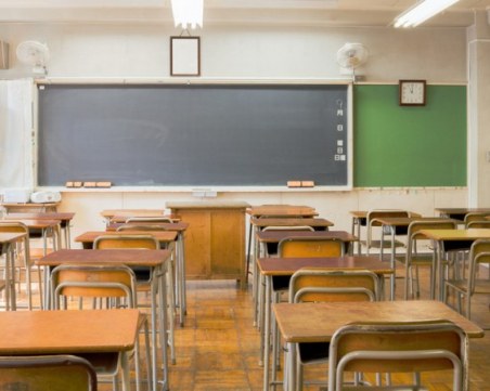 МОН финансира въвеждането на електронни дневници в училищата