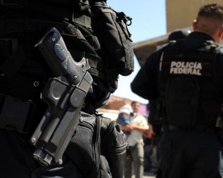 Въоръжени нахлуха в билярдна зала в Мексико! Осем са убити