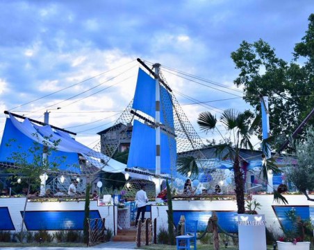 Забравете за жегата в най-прохладната лятна градина в Пловдив! Качете се на палубата