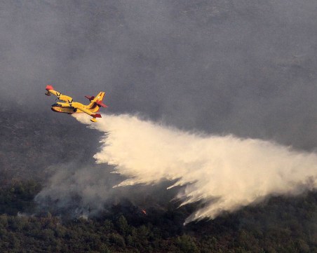 Голям пожар избухна на остров Тасос