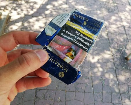 Предай нататък! Млад мъж събира отпадъци по улиците, зове съмишленици в мрежата