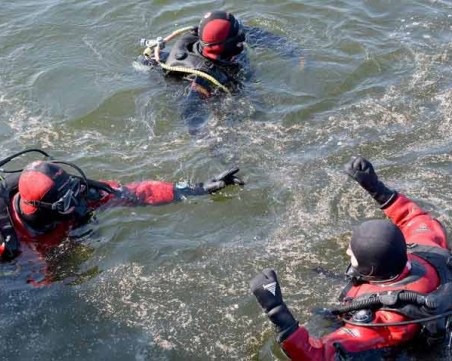 Водолази също търсят 14-годишното момиче, погълнато от вълните във Варна