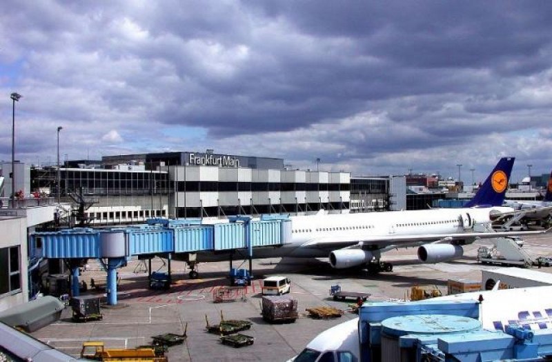 Българи блокирани на летището във Франкфурт, сред тях има болни и деца