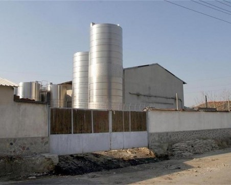 Икономическа полиция и митничари блокираха винпрома на 