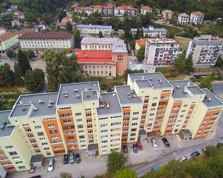 Петима спориха чия кола е по-хубава в Мадан! Завършиха в ареста