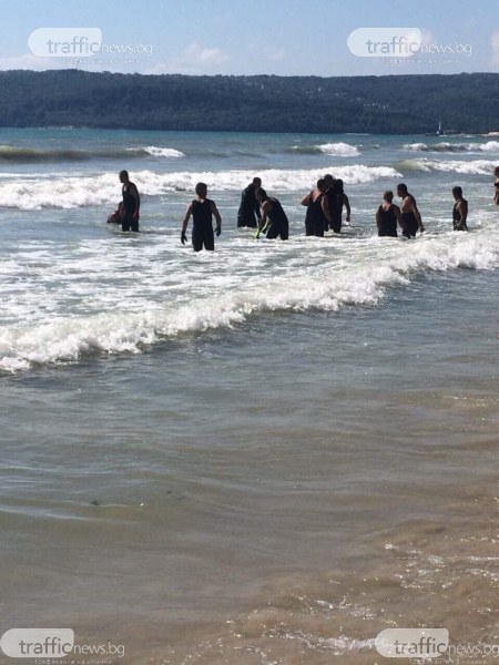 Военни водолази търсят удавеното момиче, забраниха плуването на Централния плаж във Варна